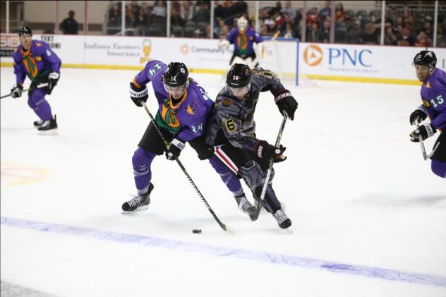 Wheeling Nailers forward Willy Smith (left) against the Indy Fuel