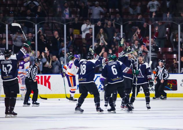 Utah Grizzlies come together after Eric Williams' overtime goal