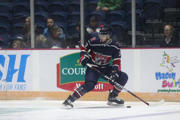 Macon Mayhem defenseman Oleg Khalemin