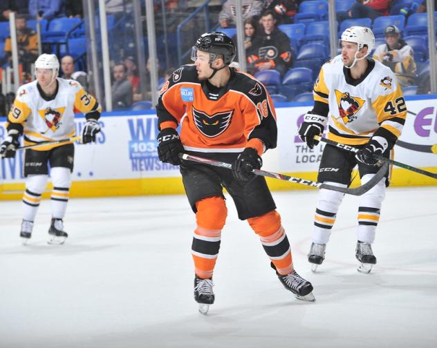 Lehigh Valley Phantoms forward Carsen Twarynski vs. the Wilkes-Barre/Scranton Penguins