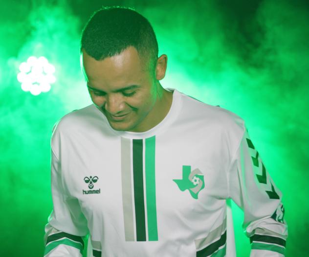 Dallas Sidekicks away kit (front)