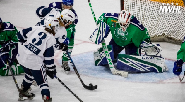 Metropolitan Riveters on offense vs. the Connecticut Whale