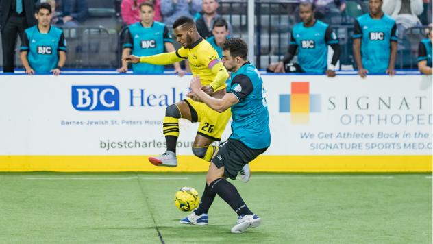 St. Louis Ambush defend against Ian Bennett of the Milwaukee Wave
