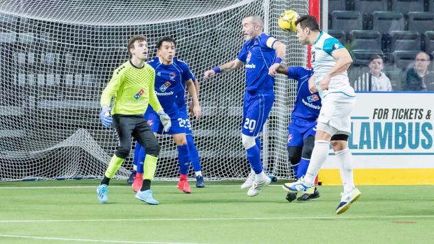 St. Louis Ambush battle the Kansas City Comets