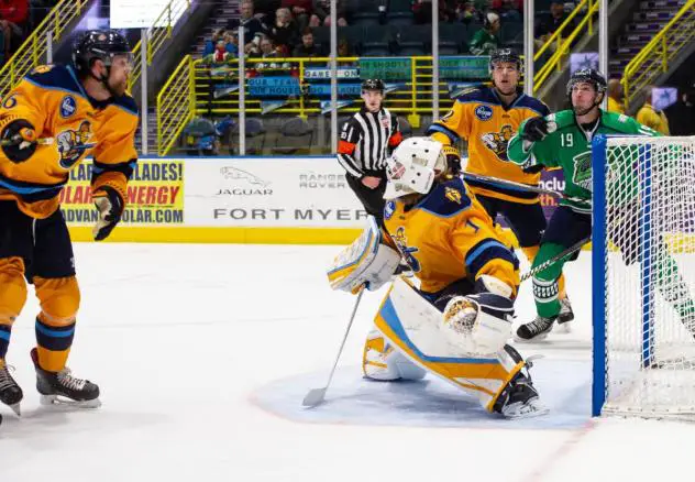 Atlanta Gladiators goaltender Sean Bonar vs. the Florida Everblades