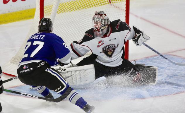 Vancouver Giants goaltender David Tendeck vs. the Victoria Royals' Phillip Schultz