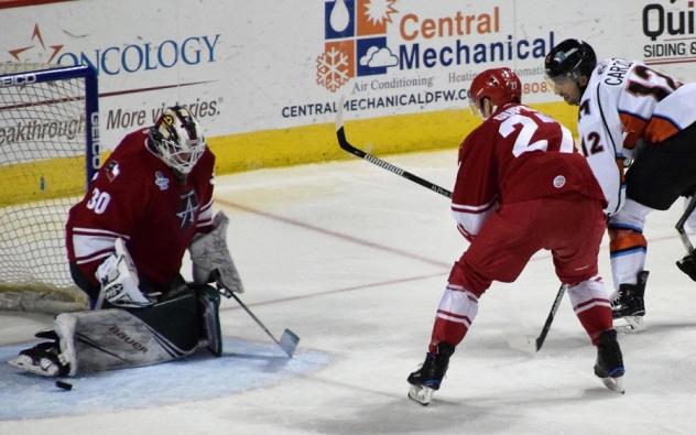 Allen Americans goaltender Dereck Baribeau against the Kansas City Mavericks