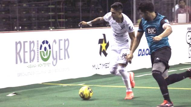 St. Louis Ambush defends against the Monterrey Flash