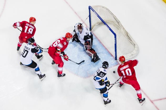 Allen Americans eye the Wichita Thunder goal