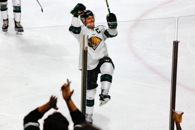 Utah Grizzlies defenseman Taylor Richart
