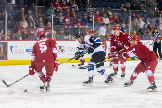Allen Americans defend against the Wichita Thunder