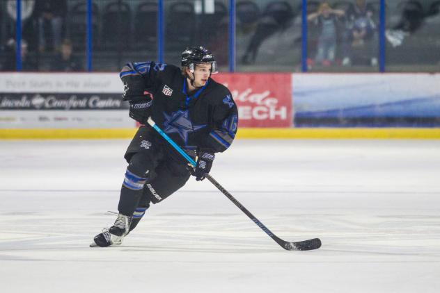 Defenseman Caleb Price with the Lincoln Stars