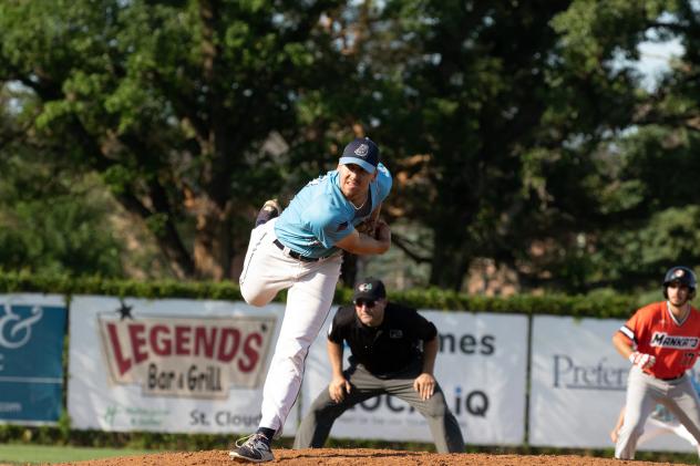 St. Cloud Rox pitcher Blake Stelzer