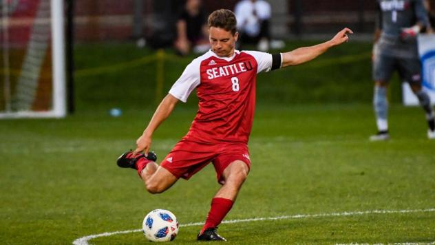 Seattle University midfielder Julian Avila-Good