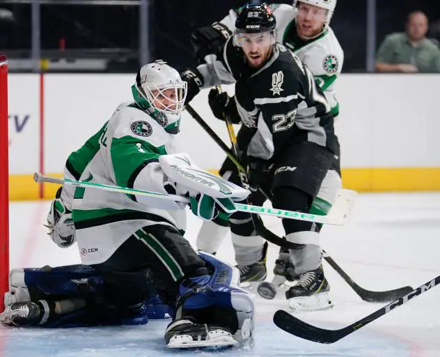 Texas Stars goaltender Tomas Sholl vs. the San Antonio Rampage