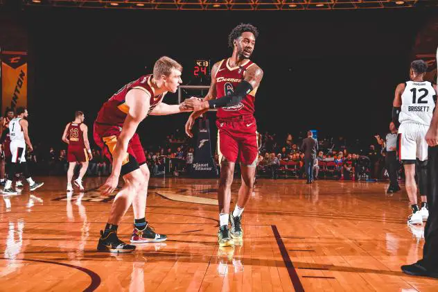 Canton Charge guards J.P. Macura and Levi Randolph vs. Raptors 905