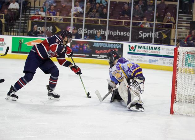 Macon Mayhem defenseman Larry Smith vs. the Roanoke Rail Yard Dawgs