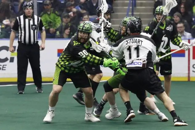 Saskatchewan Rush battle the Colorado Mammoth