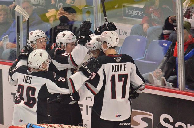 Vancouver Giants celebrate Alex Kannok Leipert's goal against the Everett Silvertips
