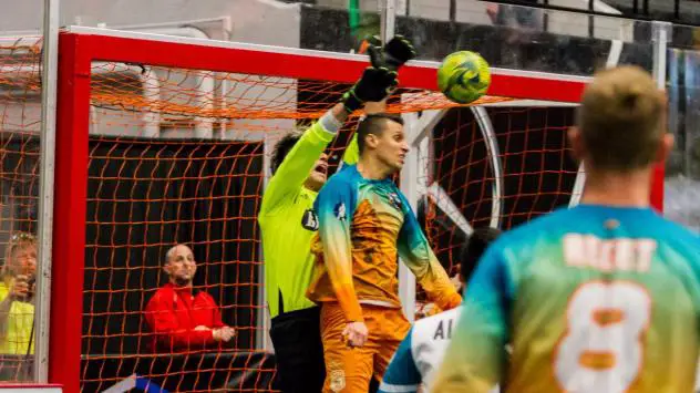 Florida Tropics battle the St. Louis Ambush