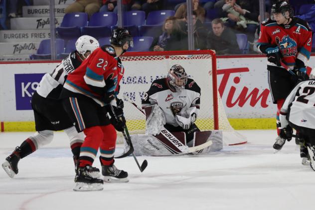 Vancouver Giants goaltender Trent Miner vs. the Kelowna Rockets
