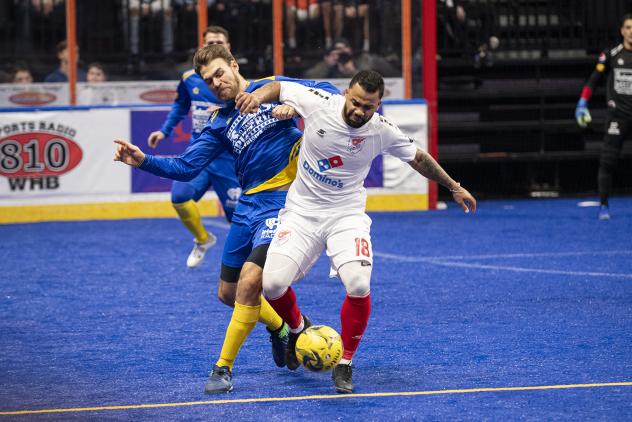 Kansas City Comets battle the Rochester Lancers