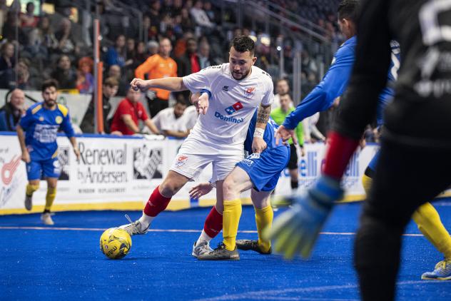 Kansas City Comets battle the Rochester Lancers