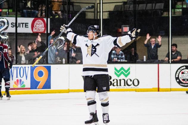 Wheeling Nailers forward Yushiroh Hirano