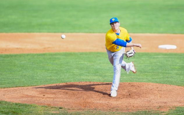Sioux Falls Canaries pitcher Grady Wood