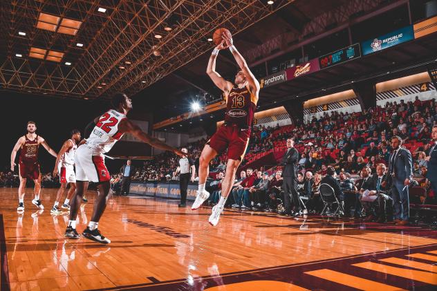 Canton Charge guard Matt Mooney shoots against the Windy City Bulls