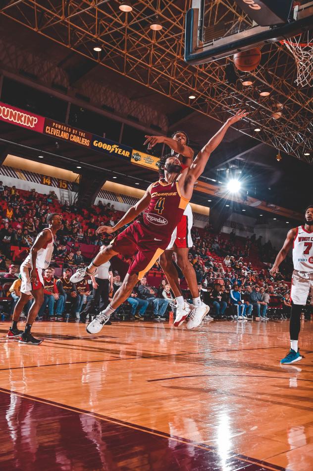 Canton Charge guard Alex Robinson against the Windy City Bulls