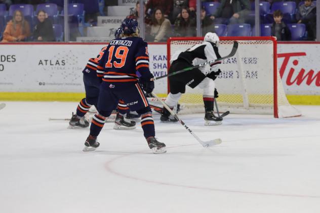 Vancouver Giants centre Eric Florchuk Scores the game-winner against the Kamloops Blazers