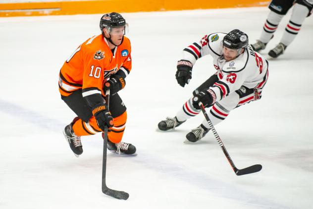 Danbury Hat Tricks forward Carter Shinkaruk vs. the Carolina Thunderbirds