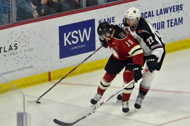 Vancouver Giants right wing Jared Dmitriw (22) vs. the Red Deer Rebels