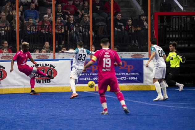 Kansas City Comets shoot against the St. Louis Ambush