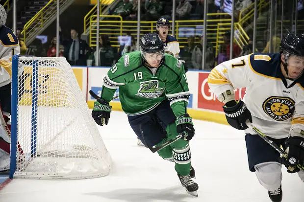 Florida Everblades center Hugo Roy vs. the Norfolk Admirals