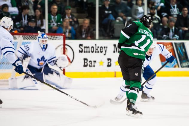 Texas Stars center Joel L'Esperance shoots vs. the Toronto Marlies