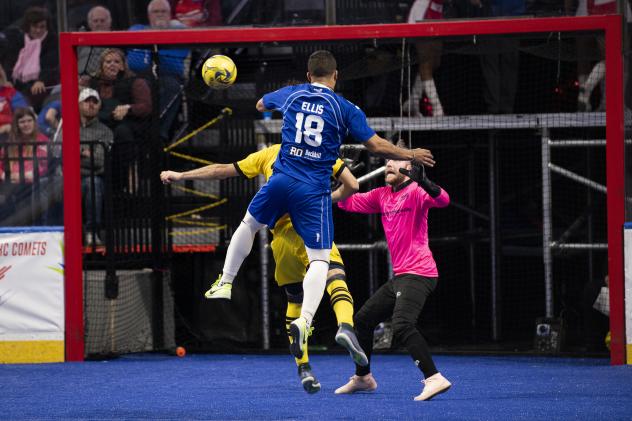 Kevin Ellis of the Kansas City Comets vs. the Milwaukee Wave