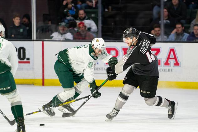 Vancouver Giants centre Milos Roman vs. the Everett Silvertips