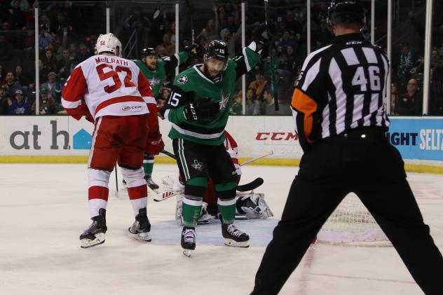 Texas Stars forward Justin Dowling