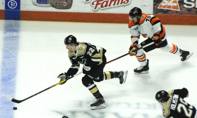 Wheeling Nailers forward Jan Drozg vs. the Fort Wayne Komets