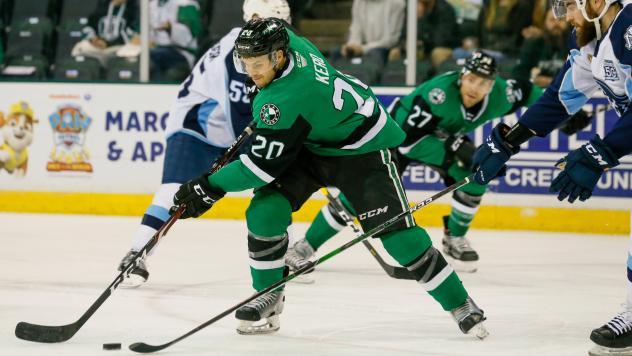 Texas Stars center Tanner Kero vs. the Milwaukee Admirals