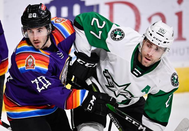 Mike Vecchione of Los Chimuelos de San Antonio and Michael Mersch of the Texas Stars