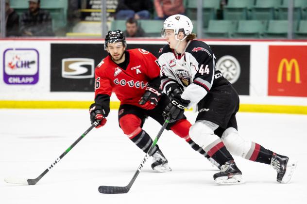 Vancouver Giants defenceman Bowen Byram vs. the Prince George Cougars
