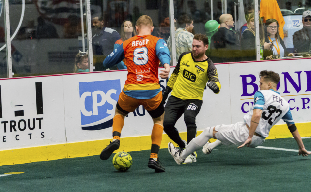 St. Louis Ambush defender Pepe Junqueira (right) and goalkeeper Jason Norsic vs. the Florida Tropics