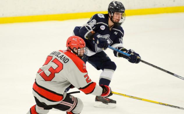 Shane Haviland of the New Jersey Titans (left) vs. the Wilkes-Barre/Scranton Knights