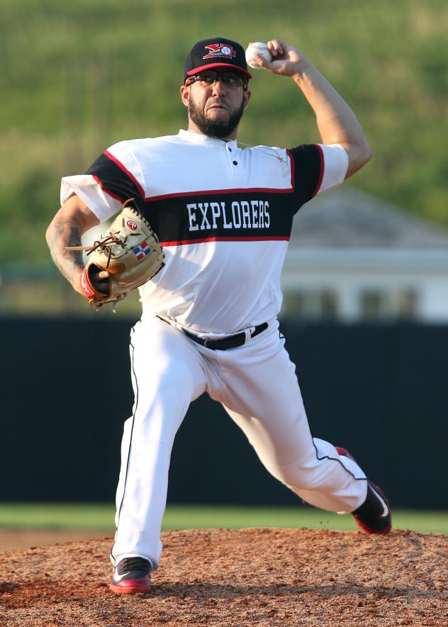 Sioux City Explorers pitcher Jose Velez, Jr.