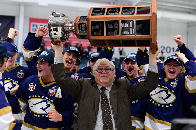 Sioux Falls Stampede Head Coach Scott Owens celebrates a Clark Cup Championship