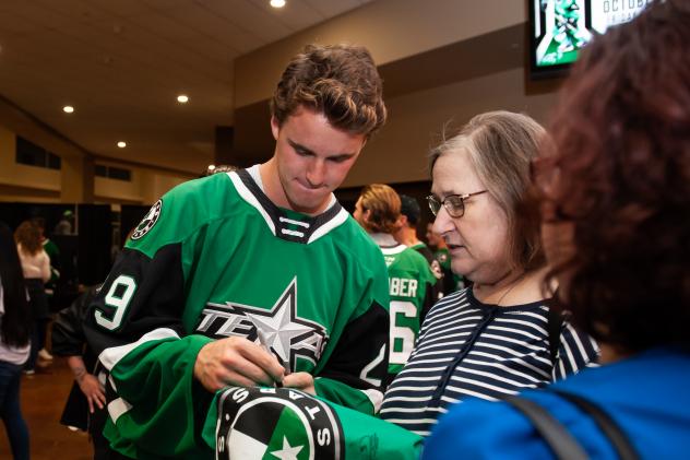 Jake Oettinger of the Texas Stars