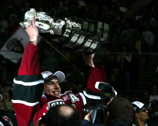Milan Lucic of the Vancouver Giants lifts the the 2007 Memorial Cup